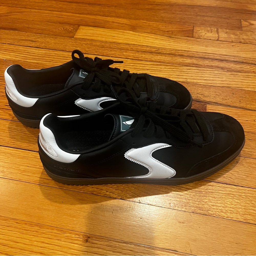 Skechers air cooled memory foam sneakers